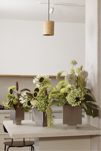 THE VASES