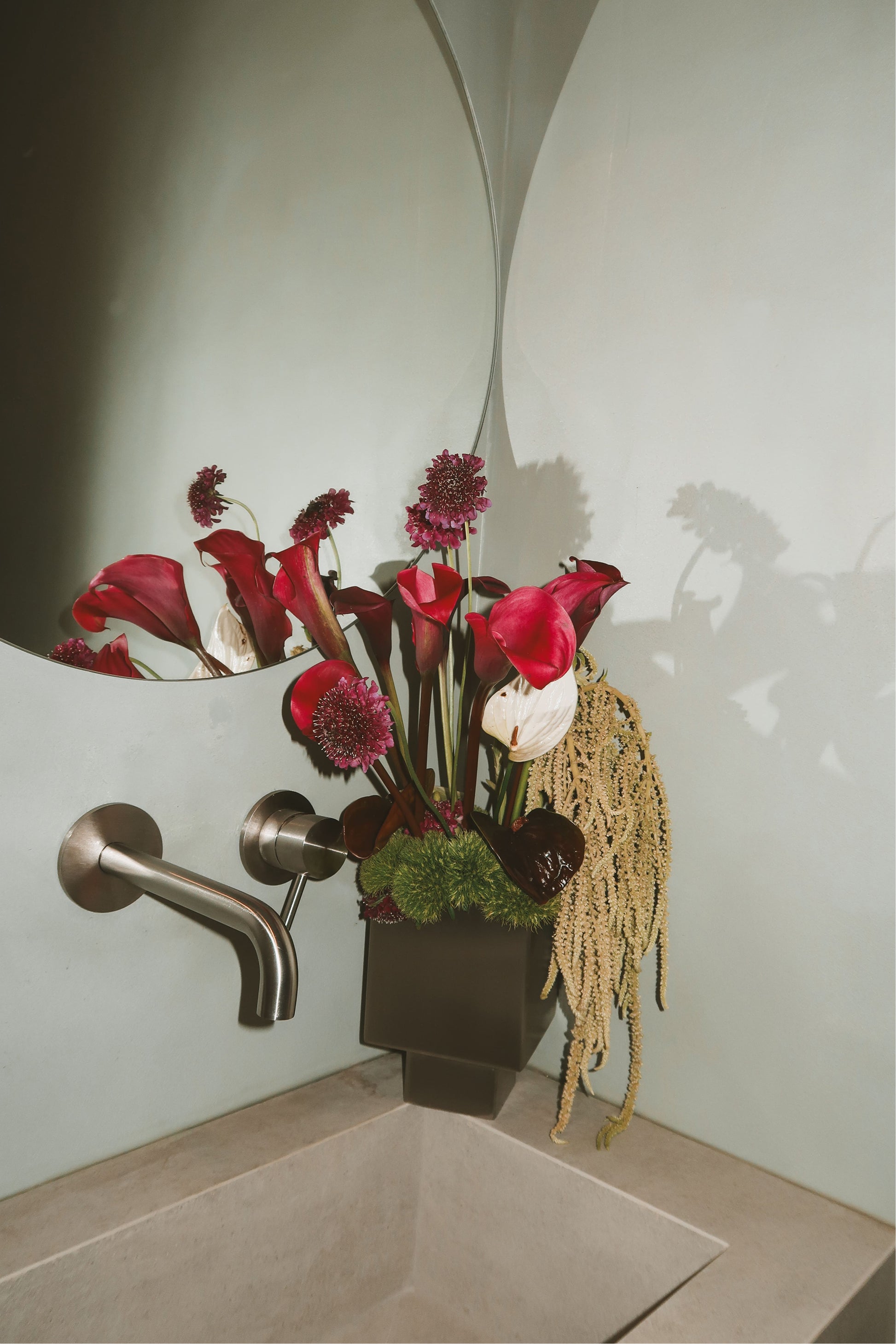 THE VASES