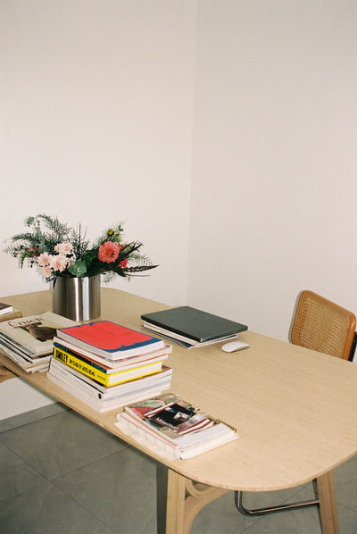 THE ROUND VASES
