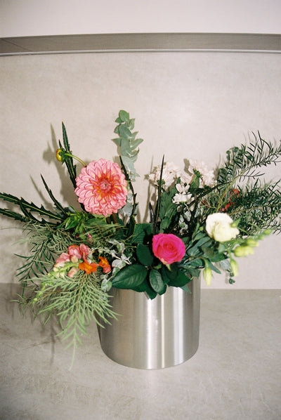 THE ROUND VASES